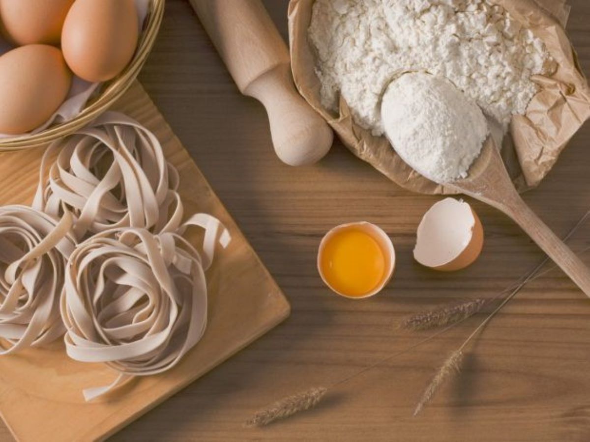 Low-Carb Flour Substitutes: Best Alternatives for Keto Baking